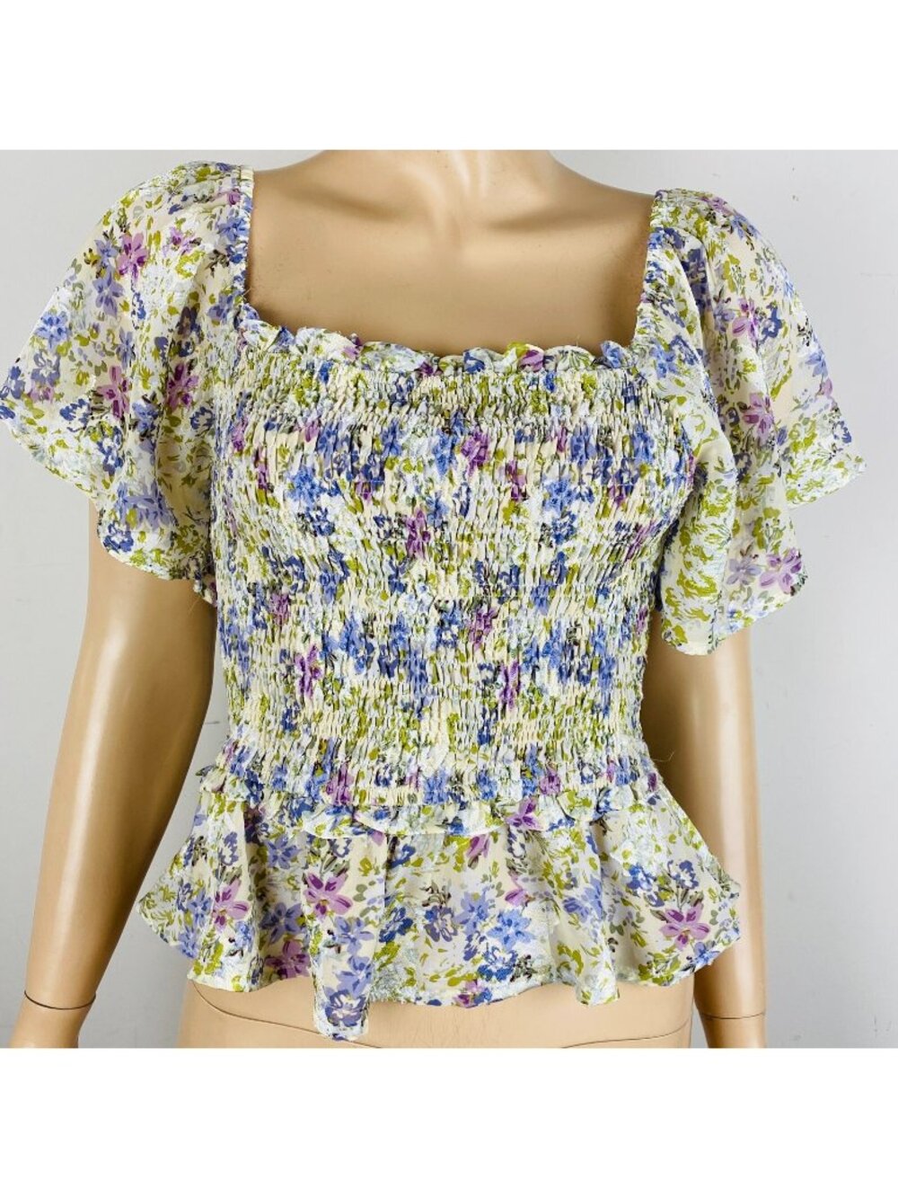 ASTR Ivory Lilac Bohemian Metallic Accented Floral Print Women's M Smocked Top